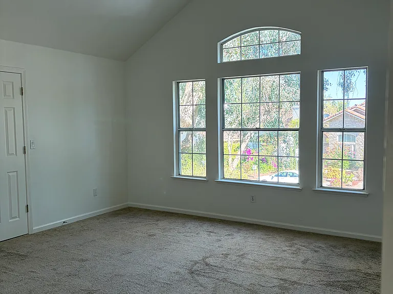 2233 Humboldt Ave — Photo 11