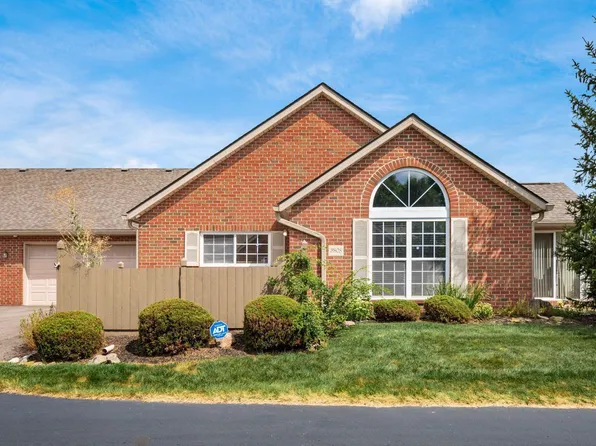 6808 Newrock Dr #18, New Albany, OH 43054
