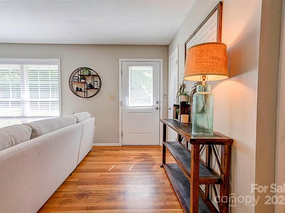 4th image of 1535 Fern Forest Dr