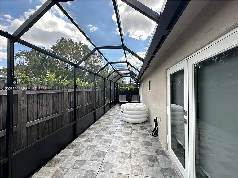 5733 NW 100th Ct — Photo 43