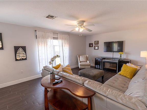 4th image of 1812 Western Hills Ln