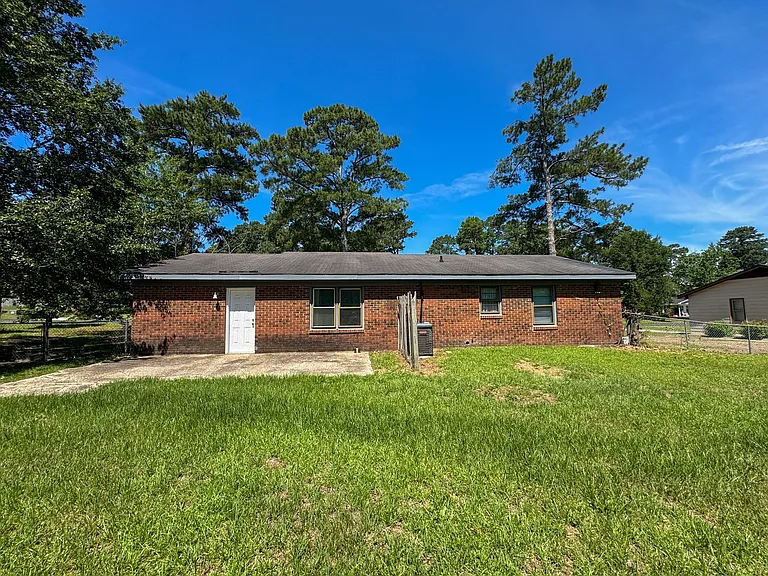 987 Lisa Ave — Photo 17