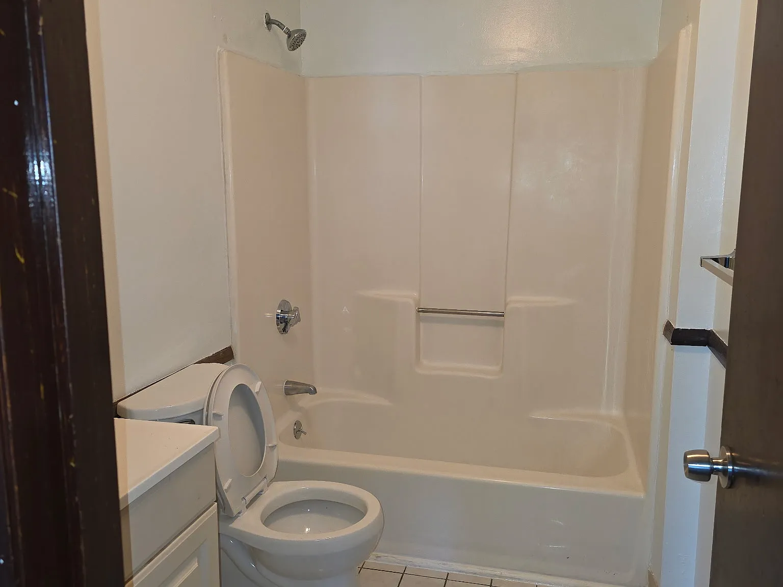 2 bed, 765 sqft, $1,800 — Photo 2