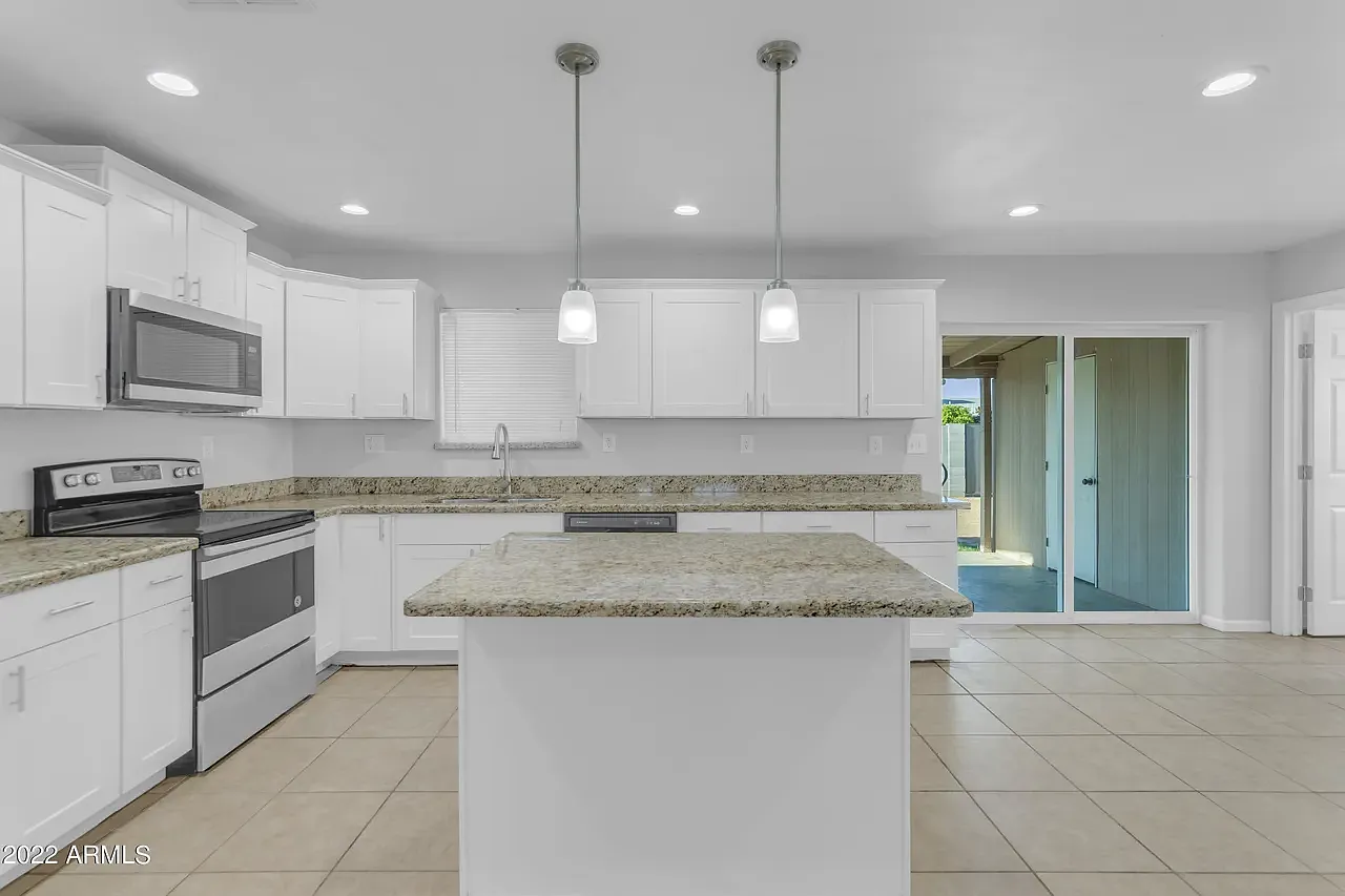 2115 E Birchwood Ave — Photo 2
