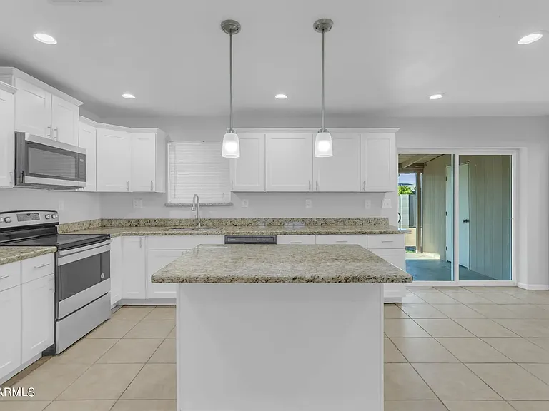 2115 E Birchwood Ave — Photo 2