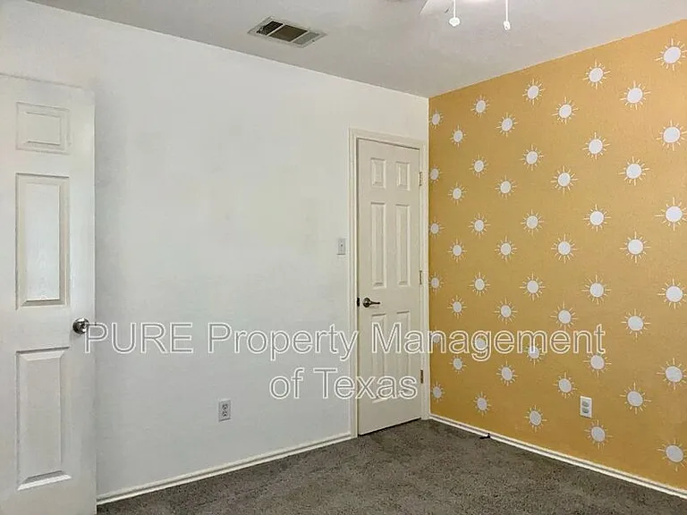 1405 Summercrest Blvd — Photo 19