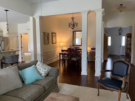 5th image of 278 Clairmont Dr