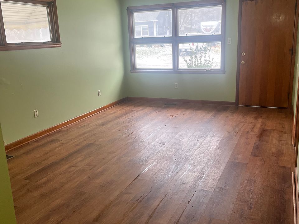 1st image of 230 13th St