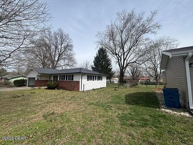 1st image of 901 Flower Box Ln