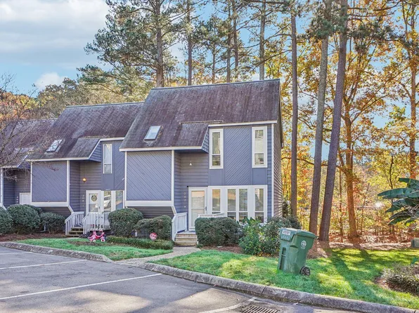 202 Virginia Pl, Cary, NC 27513