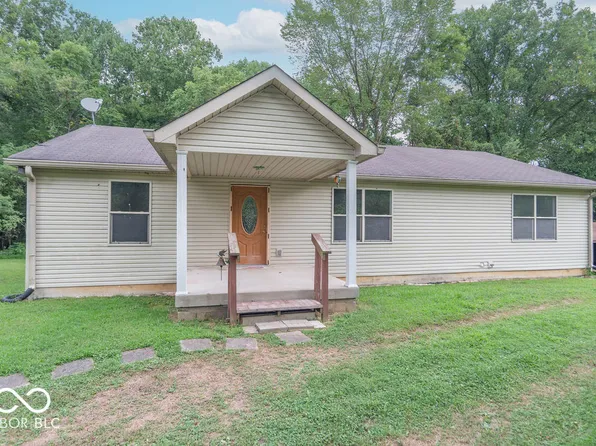 4007 Locust Grove Rd, Trafalgar, IN 46181