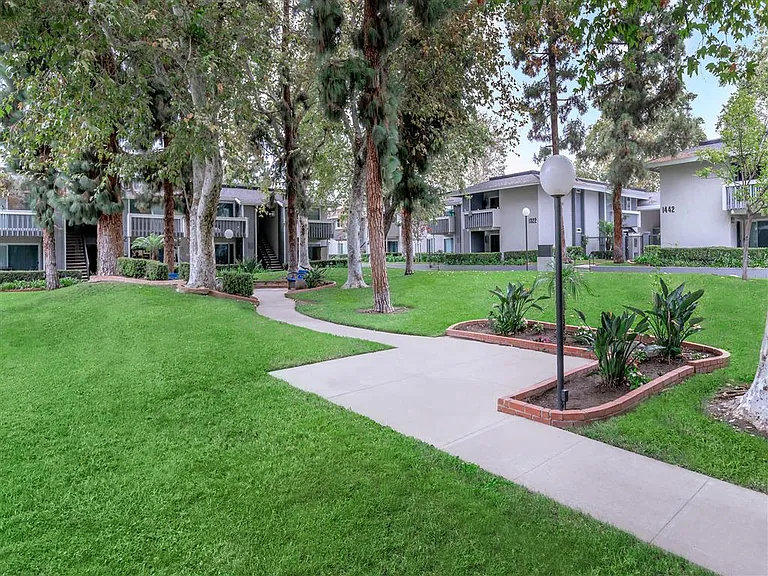 Briarwood Apartments — Photo 7