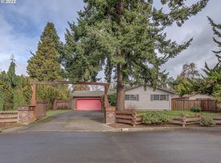 823 Rowan Ave, Springfield, OR 97477
