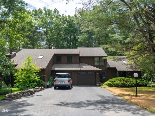 210 Thimbleberry Road, Malta, NY 12020