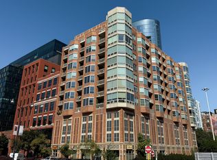 720 W Randolph St APT 608, Chicago, IL 60661