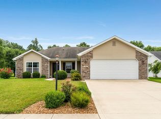 900 Redwood Ct, Garrett, IN 46738