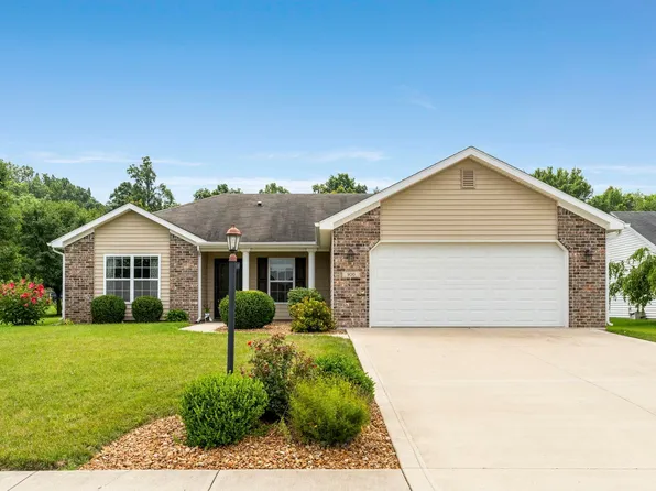 900 Redwood Ct, Garrett, IN 46738
