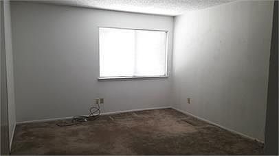 4th image of 2924 Nova Dr