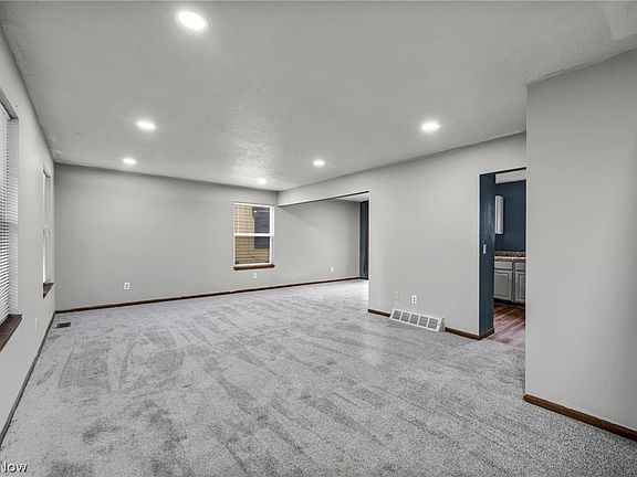 4th image of 10606 Reno Ave