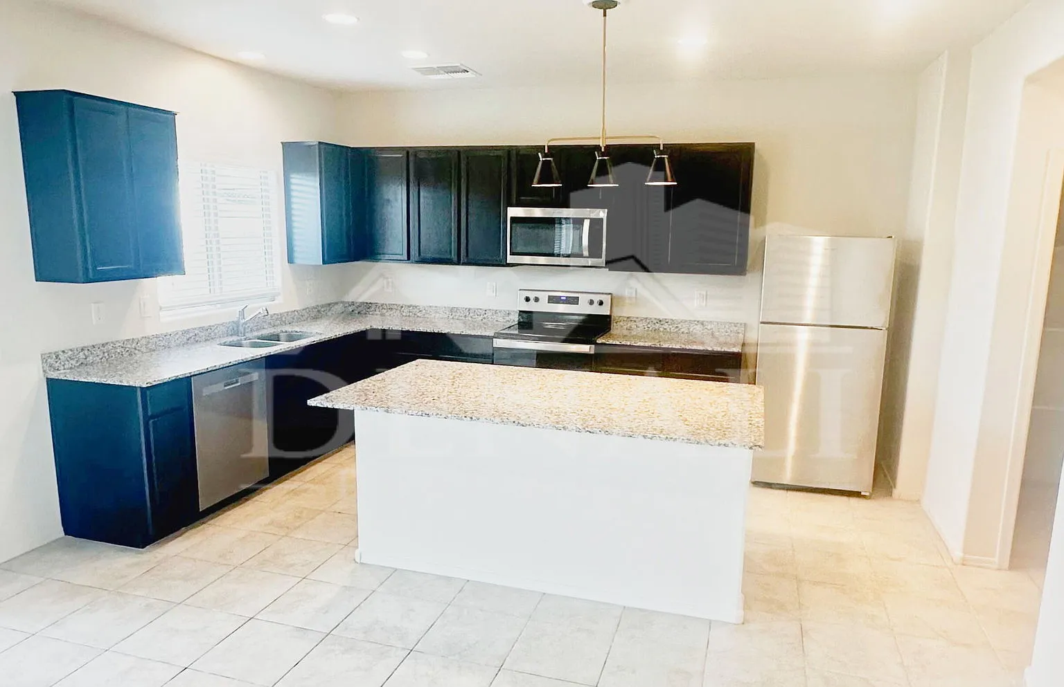 4 bed, 2.0 bath, 2385 sqft, $1,895 — Photo 2