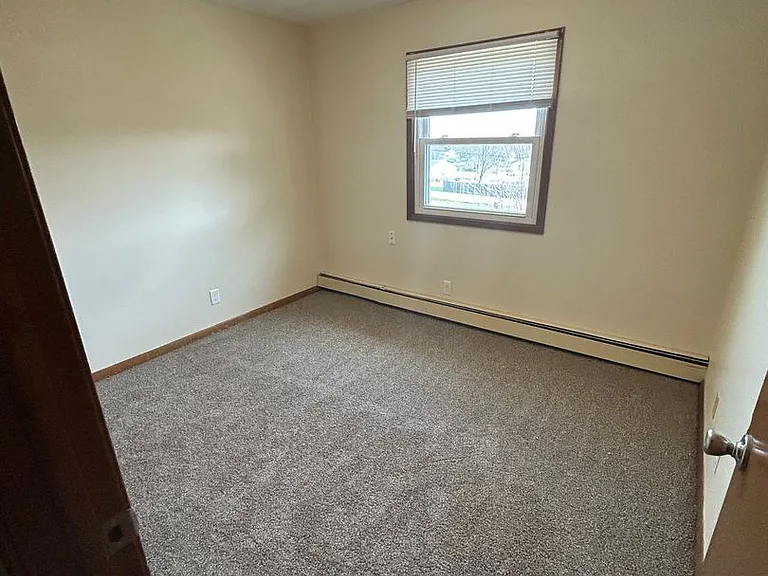 335 Iowa Ave — Photo 6
