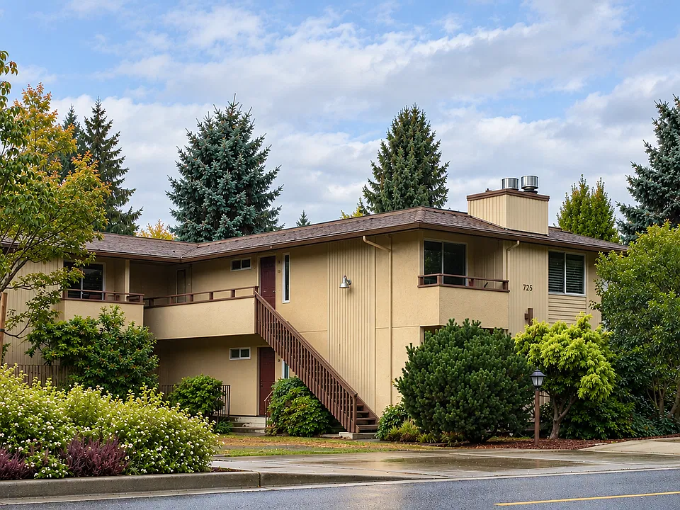 725 Rainier Blvd N #203