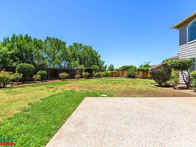 6325 Windrow Ct — Photo 4