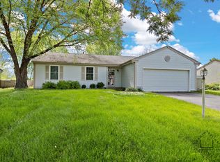 899 Plymouth Ln, Island Lake, IL 60042