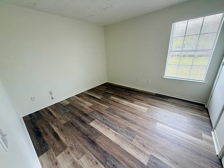 110 Summerchase Rd #5 — Photo 8