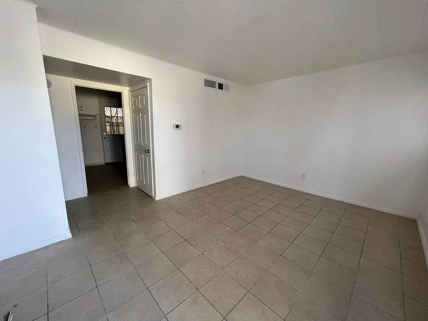 737 E Commercial A-B — Photo 2