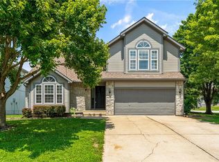 3856 SW Windsong Dr, Lees Summit, MO 64082