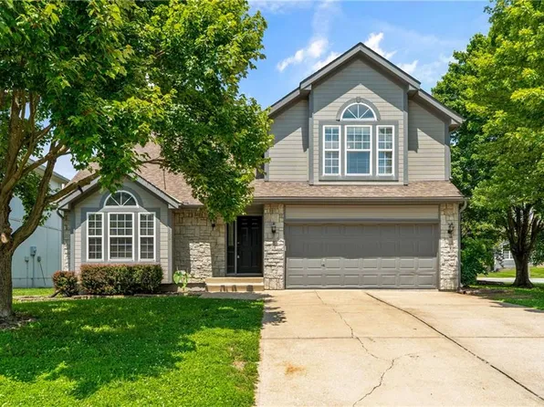 3856 SW Windsong Dr, Lees Summit, MO 64082