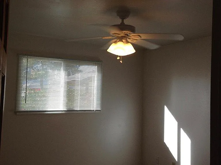 1020 E Balboa Cir — Photo 11