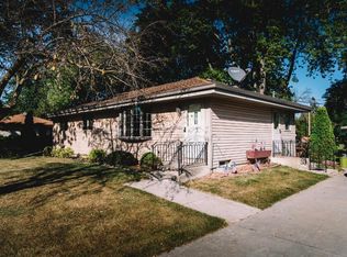 8948 S 84th St, Franklin, WI 53132
