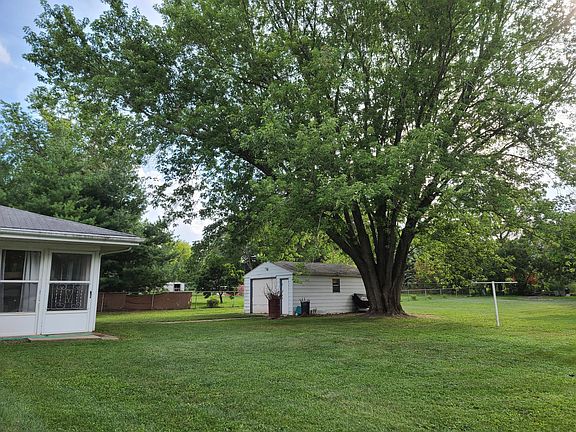 3rd image of 6046 Lockwood Dr