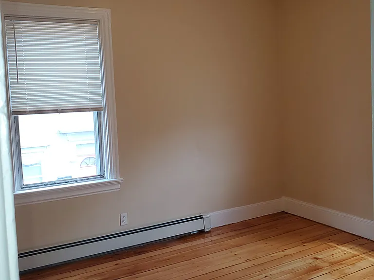 39 Calais St #SECONDFLOOR — Photo 10
