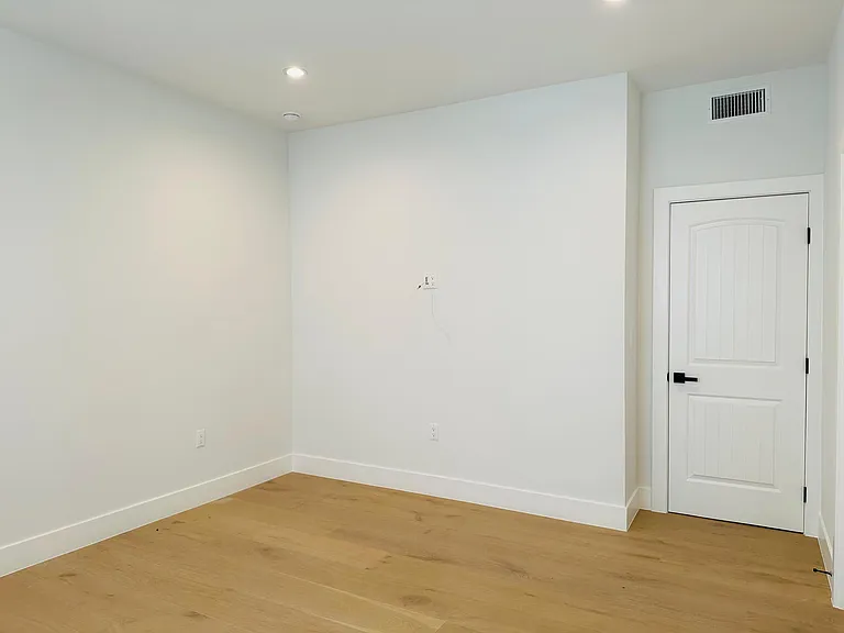1105 S Sherbourne Dr #4 — Photo 16