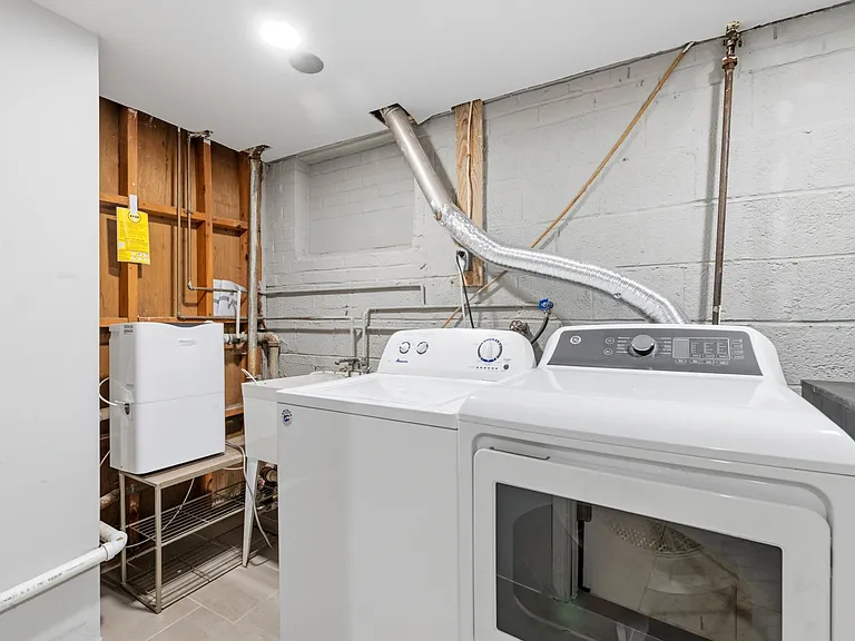 3604 Husted Dr — Photo 37