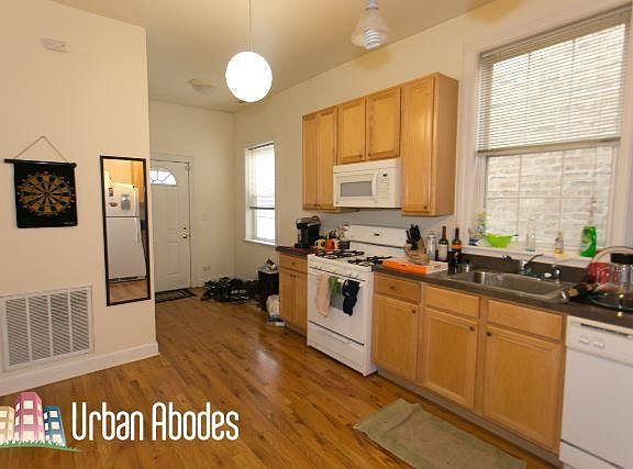 4th image of 3833 N Paulina St #Ua1