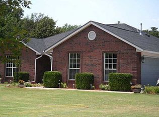 1022 S County Line Rd, Blanchard, OK 73010