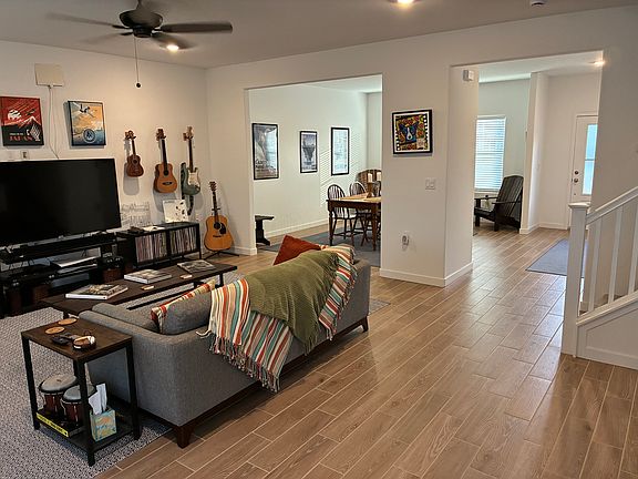 3rd image of 2646 W Berkshire