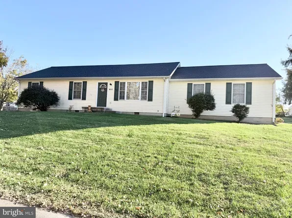 94 James St, Shenandoah Junction, WV 25442