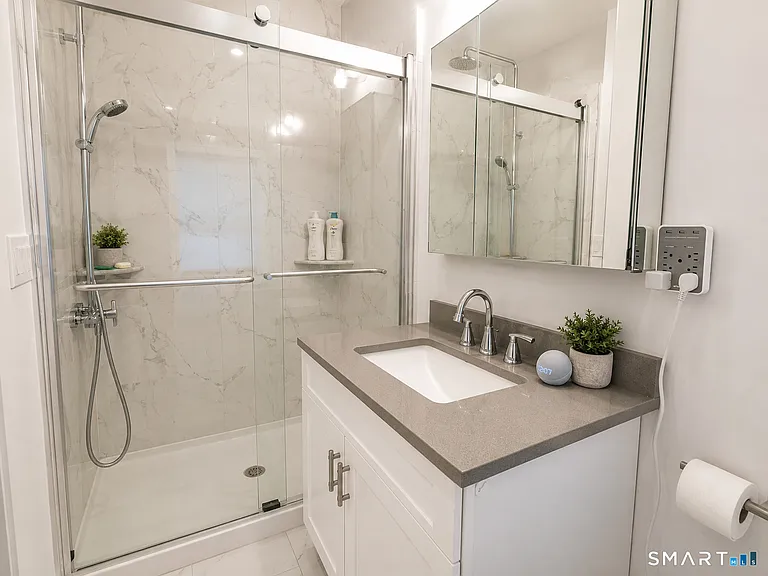 25 Naubuc Ave #5 — Photo 11