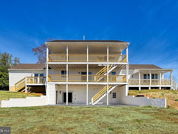 2nd image of 1950 Campbell Rd