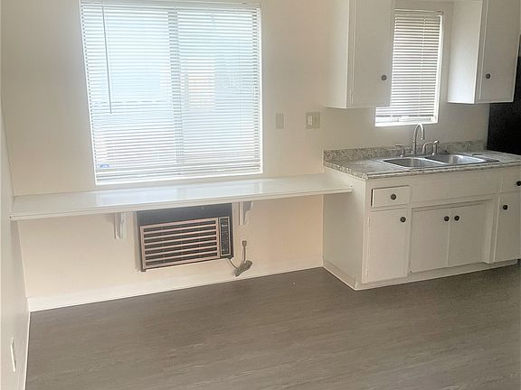 5th image of 630 Silverwood Ave #1