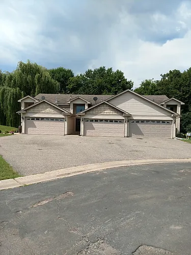 821 Creekside Cir Photo 1