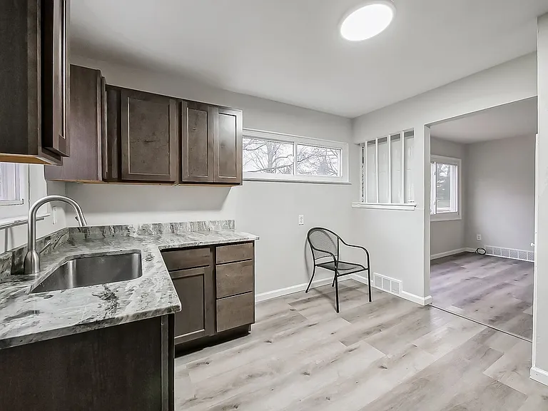 536 Emerson Ave — Photo 3