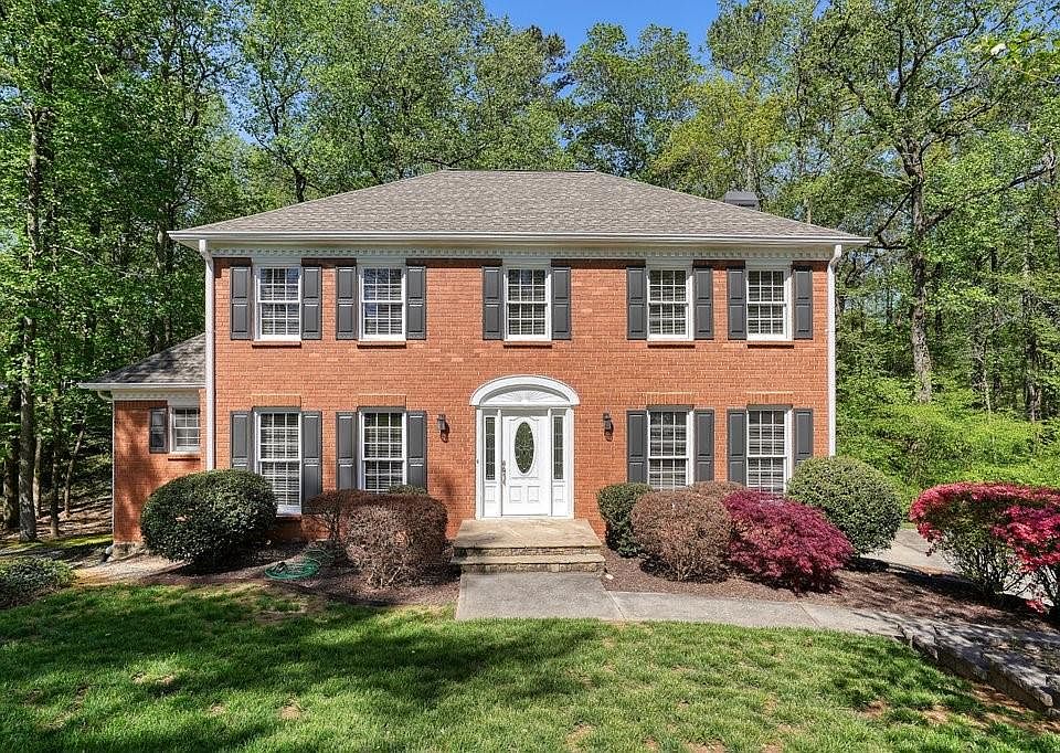 1st image of 3300 Woodsfield Dr NE