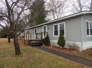 25 Pine Cone Dr, Queensbury, NY 12804