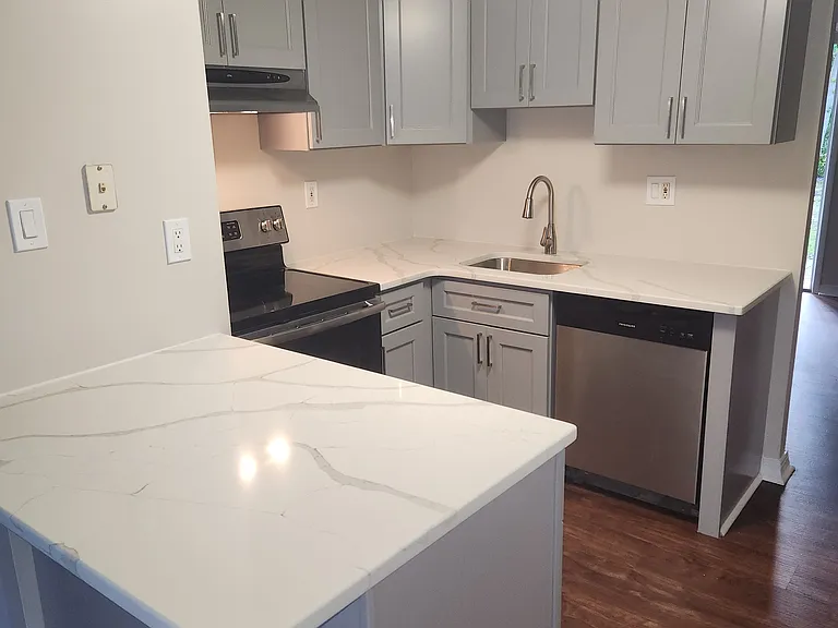 1025 Oaklyn Ct #1025 — Photo 4